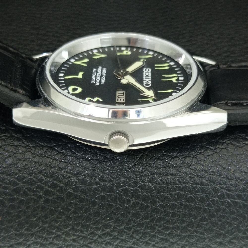Vintage 1982 Seiko Automatic Mens Silver Watch W/daydate & Green accents - Picture 5 of 10